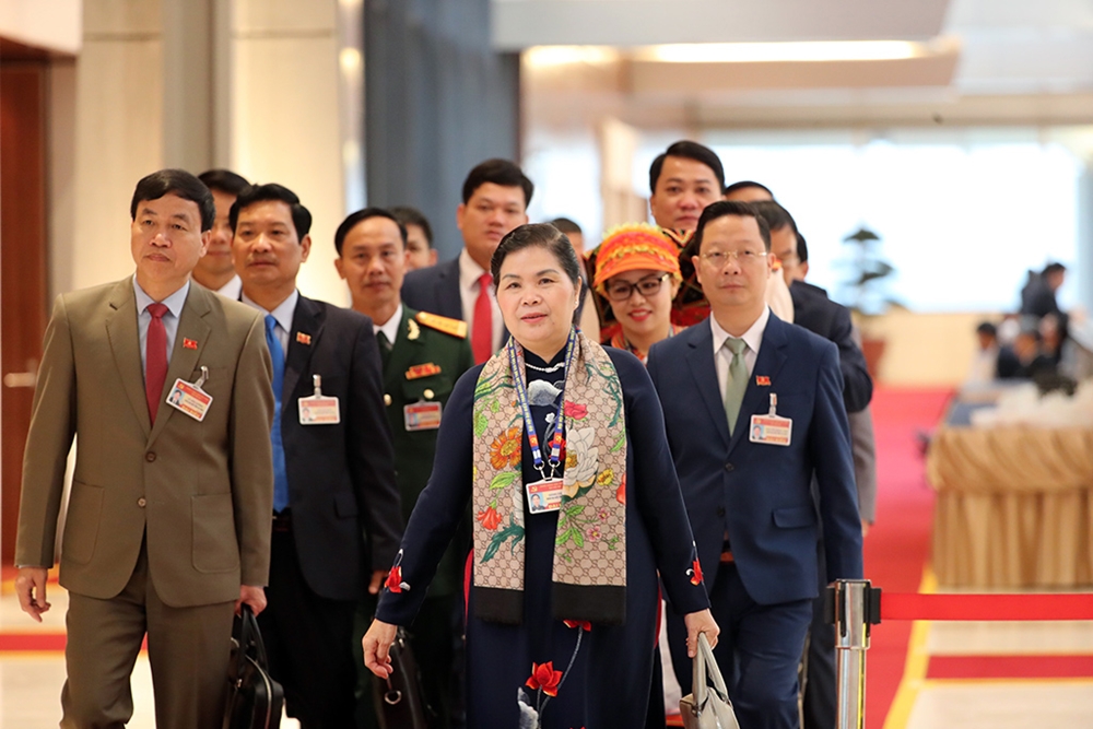 Đồng chí Giàng Páo Mỷ, Bí thư Tỉnh ủy Lai Châu cùng các đại biểu tỉnh Lai Châu dự đại hội.